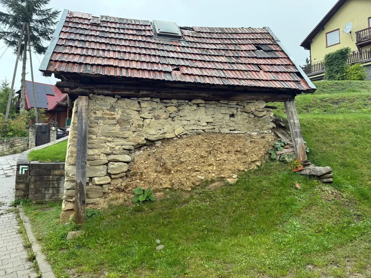 Garaż częściowo + kostka — Przed
